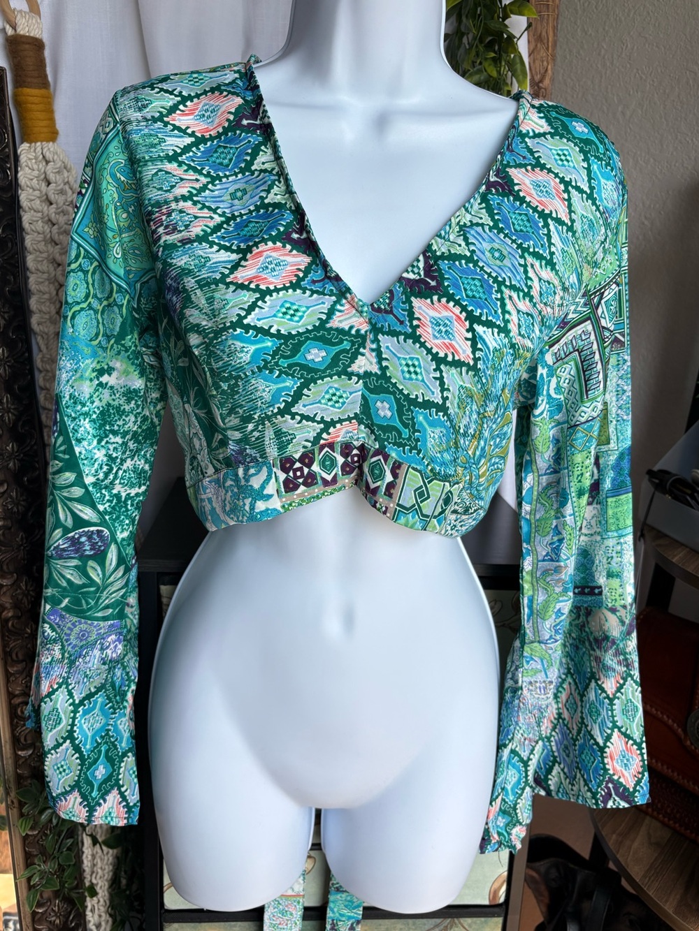 Rhea NWT Boho Silk Blend Paisley Tie Back Bell Sleeve Crop Top One Size Petite